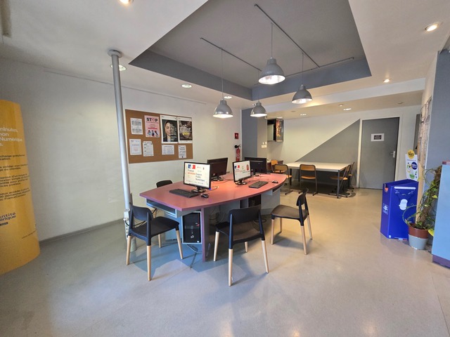 Espace accès libre